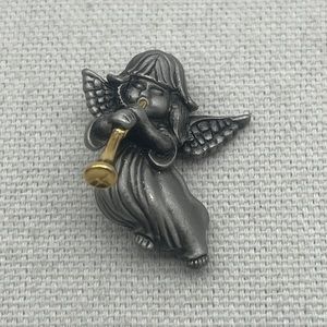 Vintage Daria signed pewter angel brooch